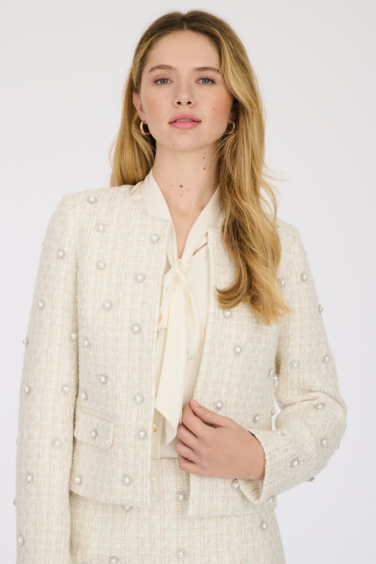 Veste en tweed à perles