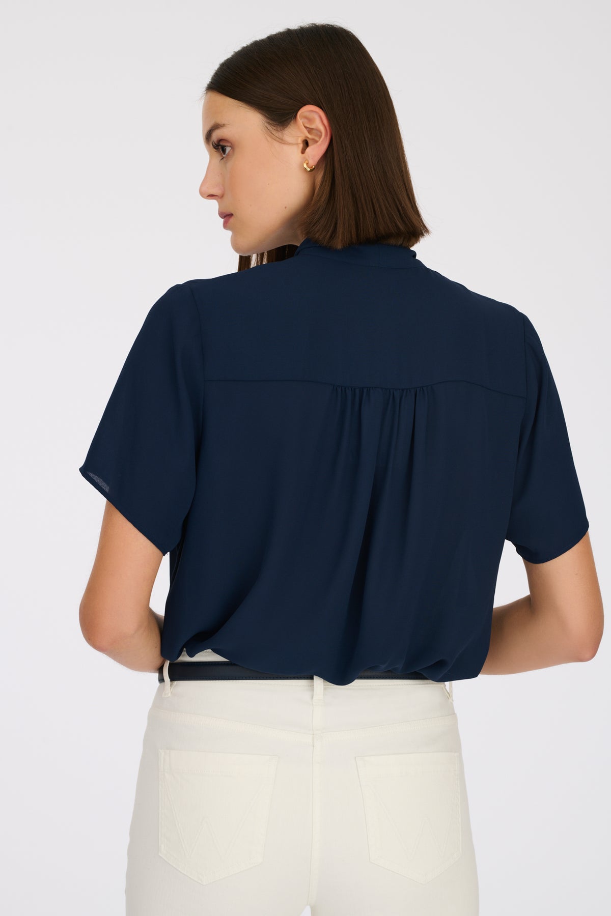 Blouse lavallière à manches courtes