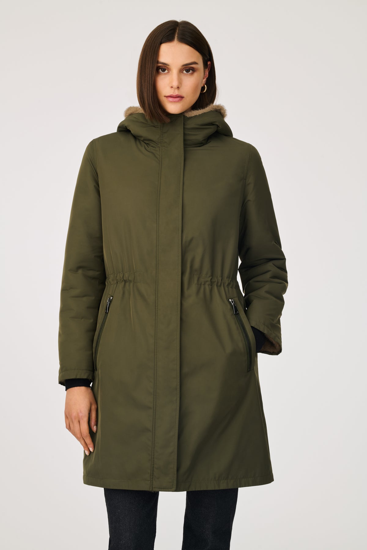 Parka à capuche en fourrure vegan