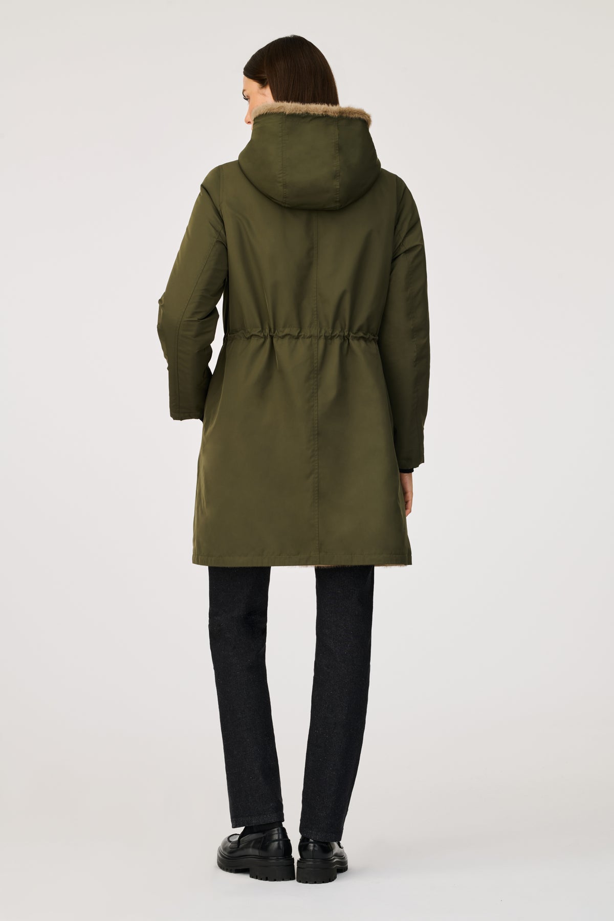 Parka à capuche en fourrure vegan