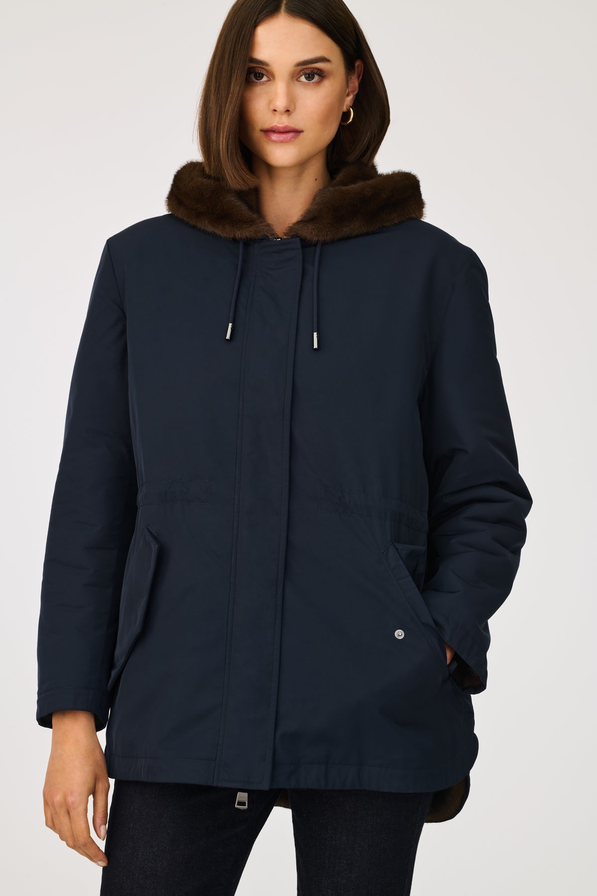 Parka à capuche en fourrure vegan