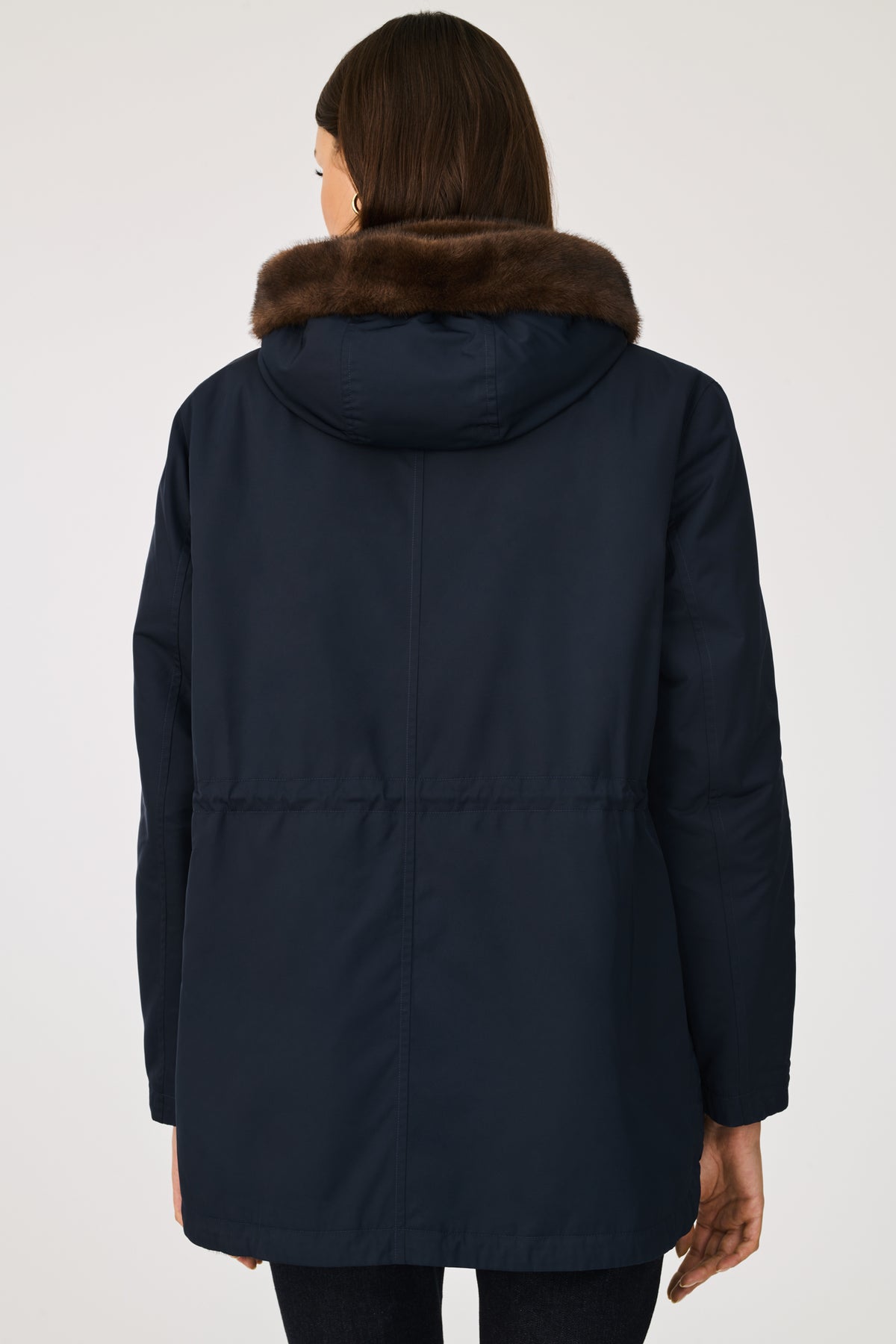 Parka à capuche en fourrure vegan